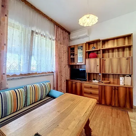 Apartamento Ivo-1 By Interhome *